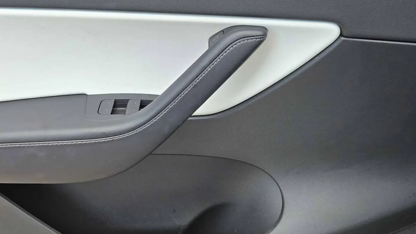 2021 Tesla Model Y 5YJYGAEE3MF252793