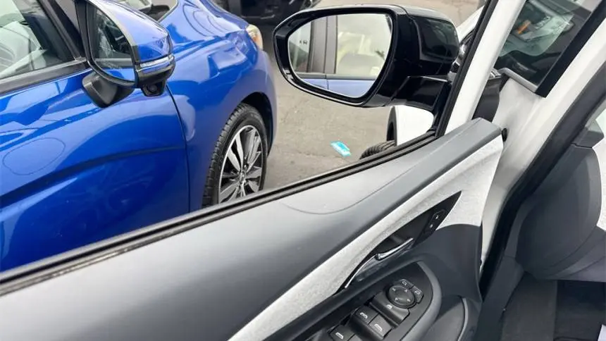 2018 Chevrolet Bolt 1G1FX6S08J4125126