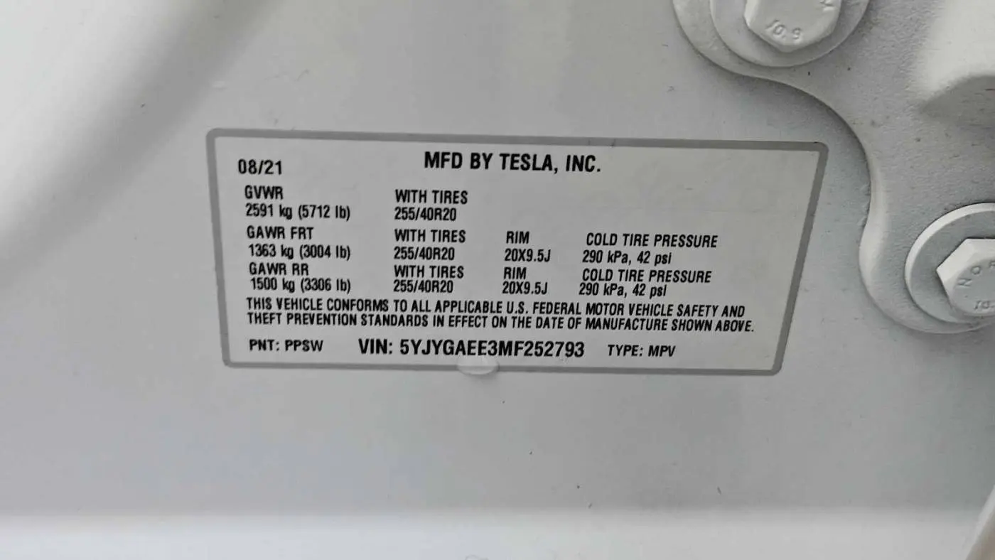 2021 Tesla Model Y 5YJYGAEE3MF252793
