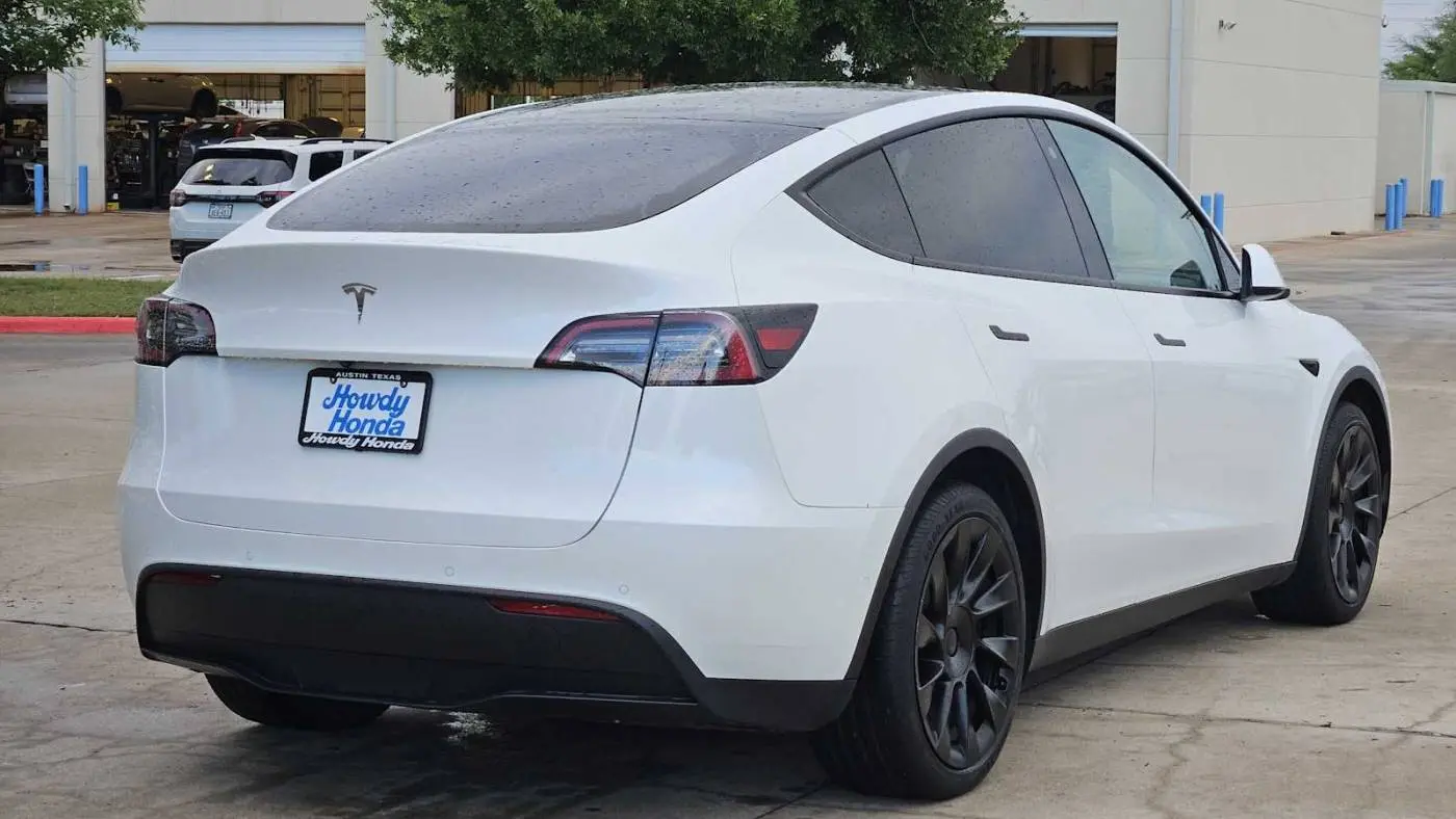 2021 Tesla Model Y 5YJYGAEE3MF252793