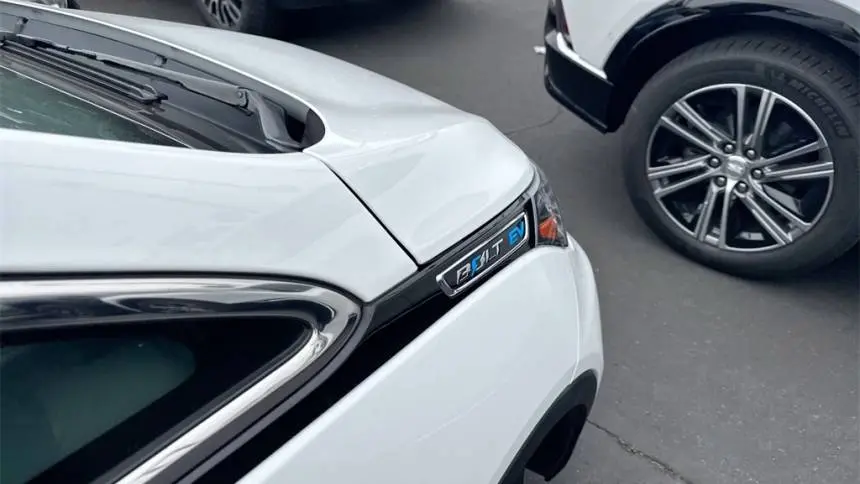2018 Chevrolet Bolt 1G1FX6S08J4125126