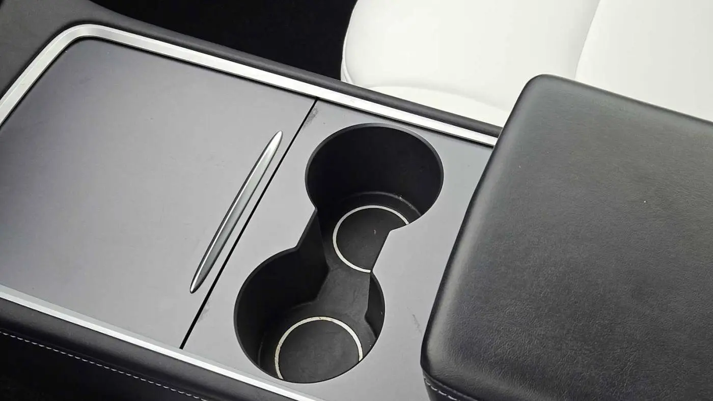 2021 Tesla Model Y 5YJYGAEE3MF252793