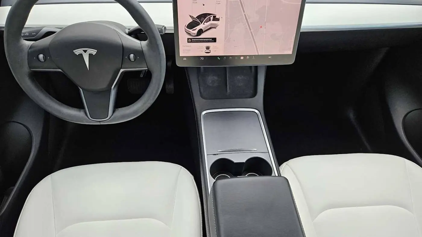 2021 Tesla Model Y 5YJYGAEE3MF252793