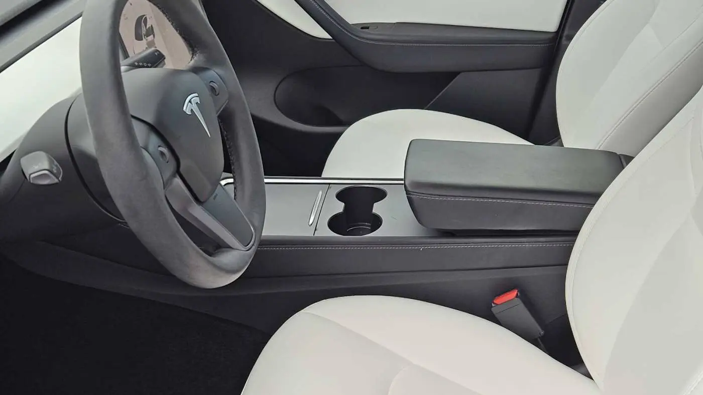 2021 Tesla Model Y 5YJYGAEE3MF252793