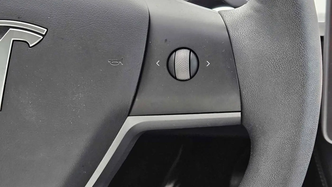 2021 Tesla Model Y 5YJYGAEE3MF252793