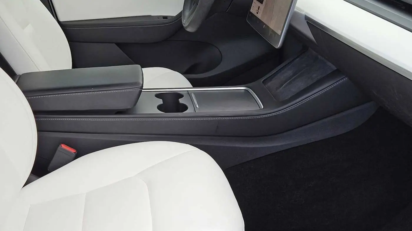 2021 Tesla Model Y 5YJYGAEE3MF252793