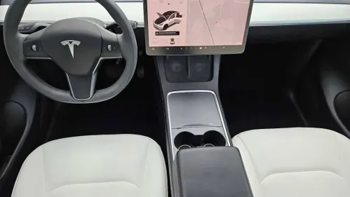 2021 Tesla Model Y 5YJYGAEE3MF252793