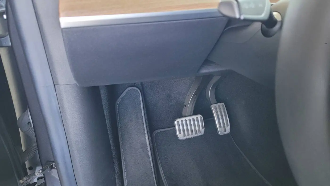 2020 Tesla Model Y 5YJYGDEE7LF059546