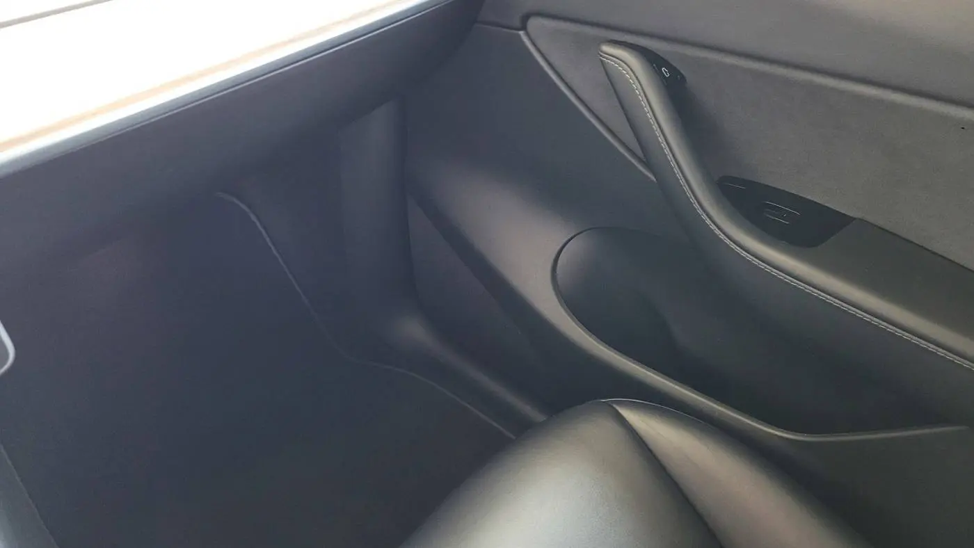 2020 Tesla Model Y 5YJYGDEE7LF059546