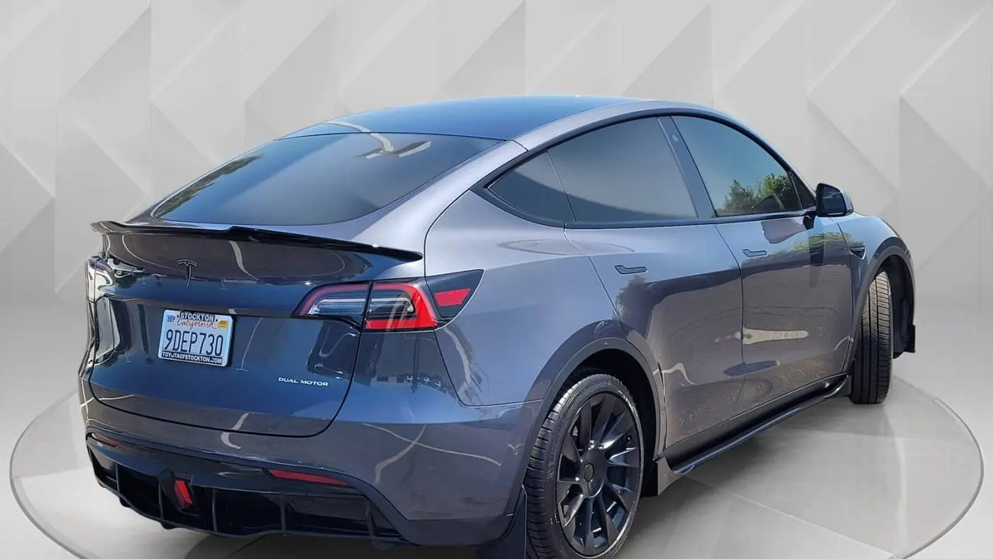 2020 Tesla Model Y 5YJYGDEE7LF059546