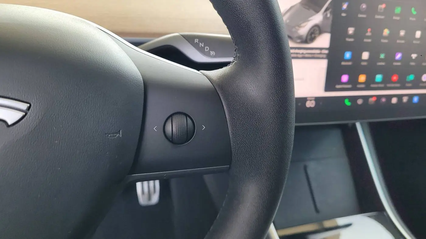 2020 Tesla Model Y 5YJYGDEE7LF059546