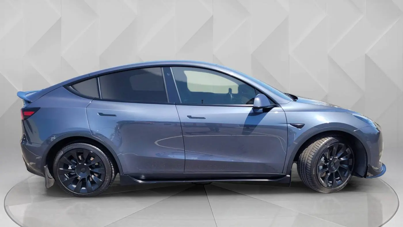 2020 Tesla Model Y 5YJYGDEE7LF059546