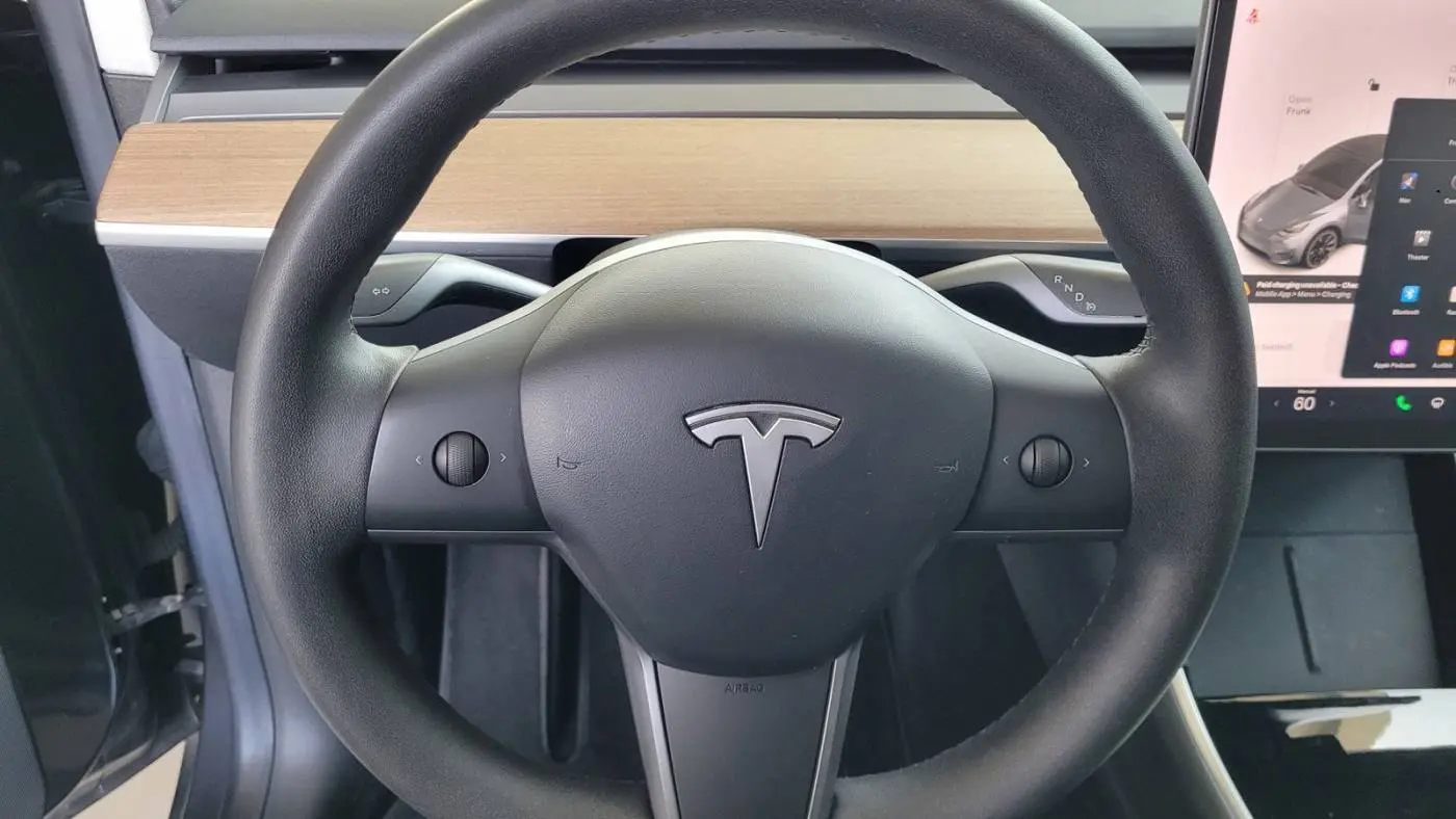 2020 Tesla Model Y 5YJYGDEE7LF059546