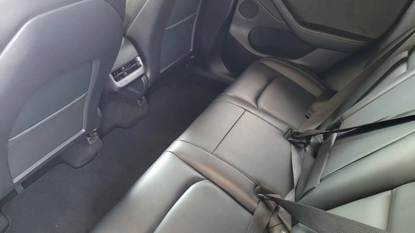 2020 Tesla Model Y 5YJYGDEE7LF059546