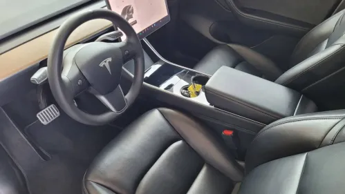2020 Tesla Model Y 5YJYGDEE7LF059546