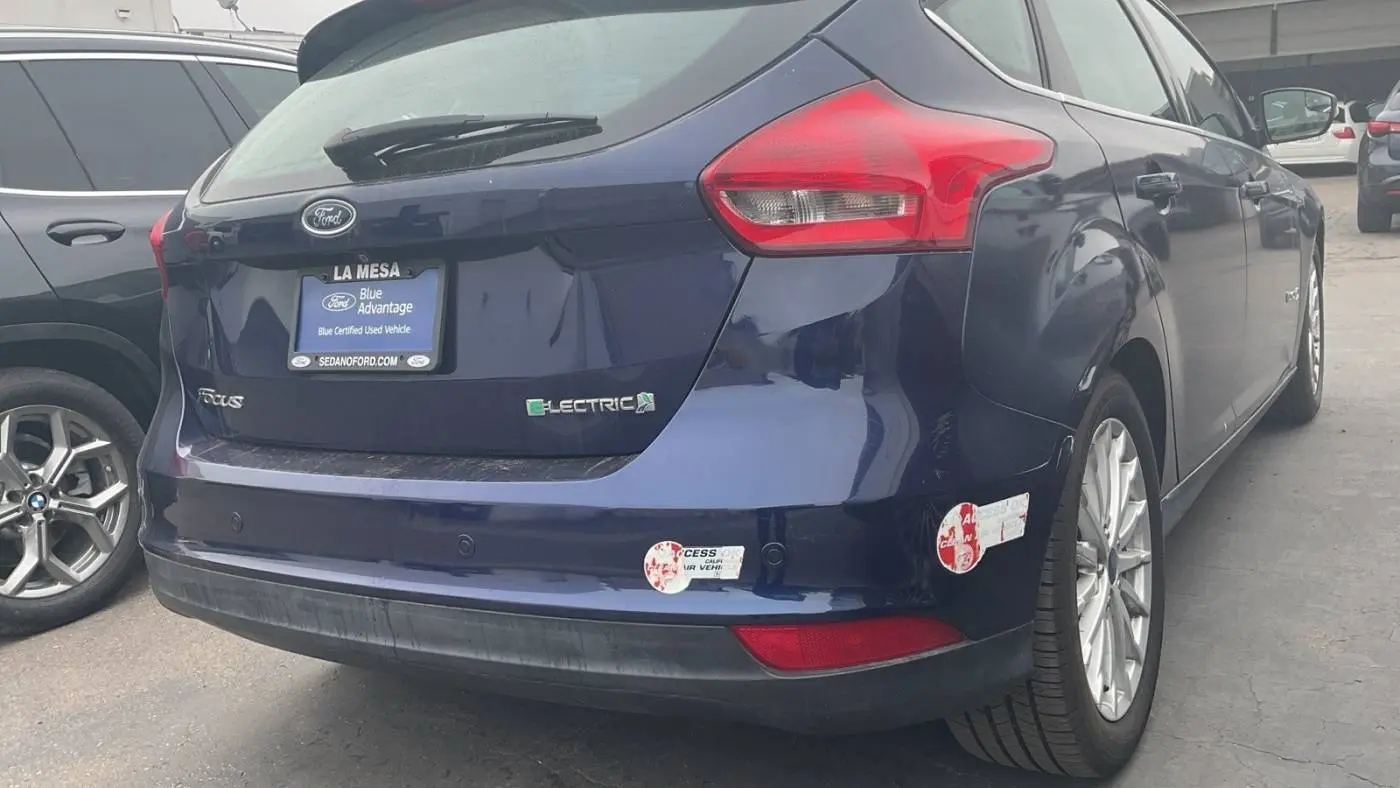 2017 Ford Focus 1FADP3R47HL343618