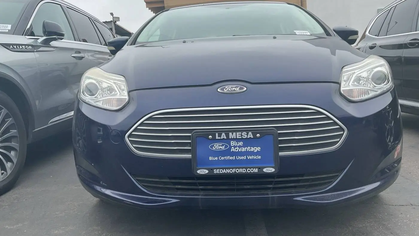 2017 Ford Focus 1FADP3R47HL343618