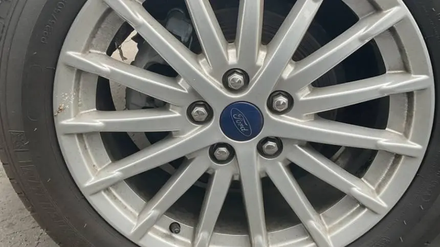 2017 Ford Focus 1FADP3R47HL343618