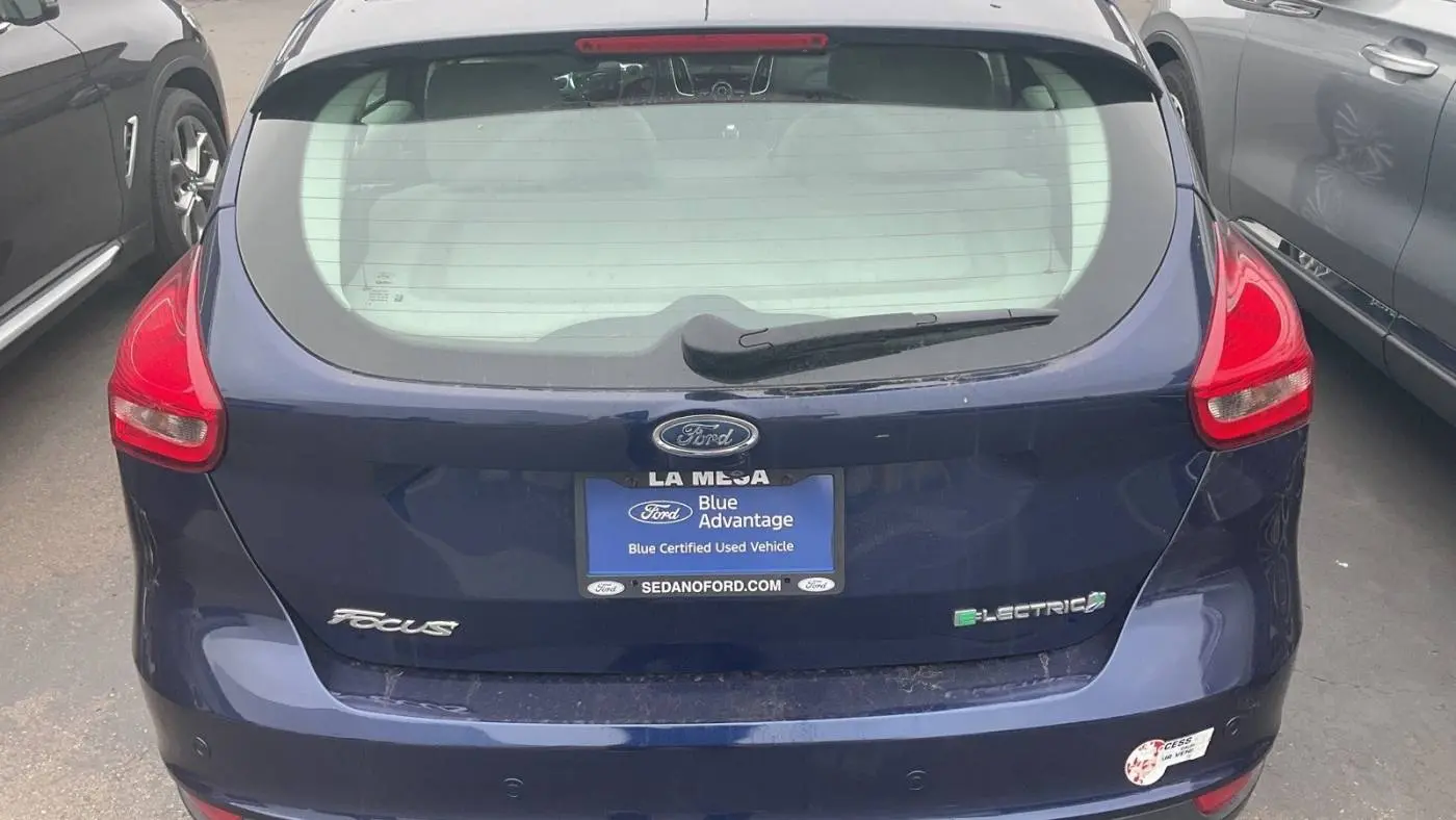2017 Ford Focus 1FADP3R47HL343618