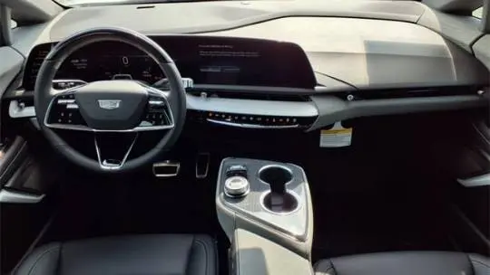 2025 Cadillac OPTIQ 3GYK3EMR3SS214136