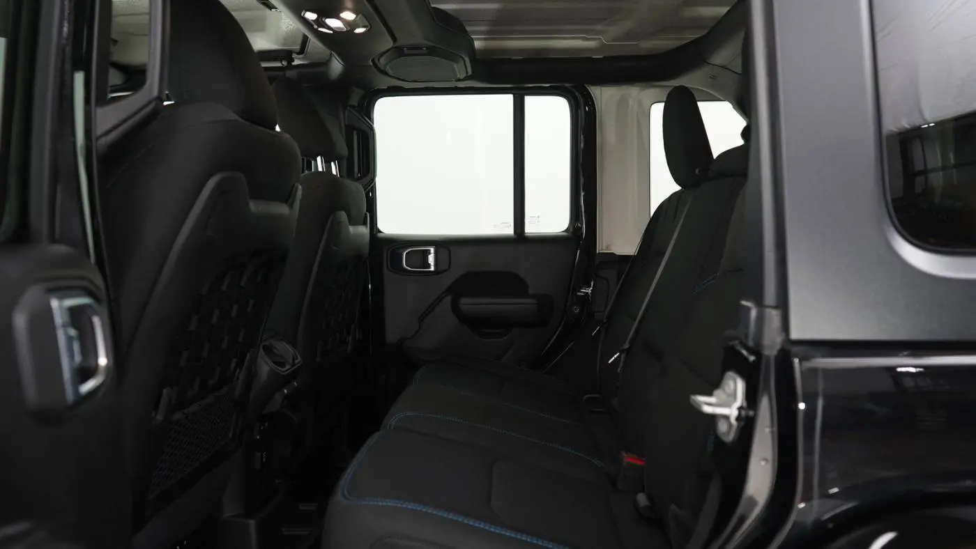 2021 Jeep Wrangler 1C4JJXR61MW799985