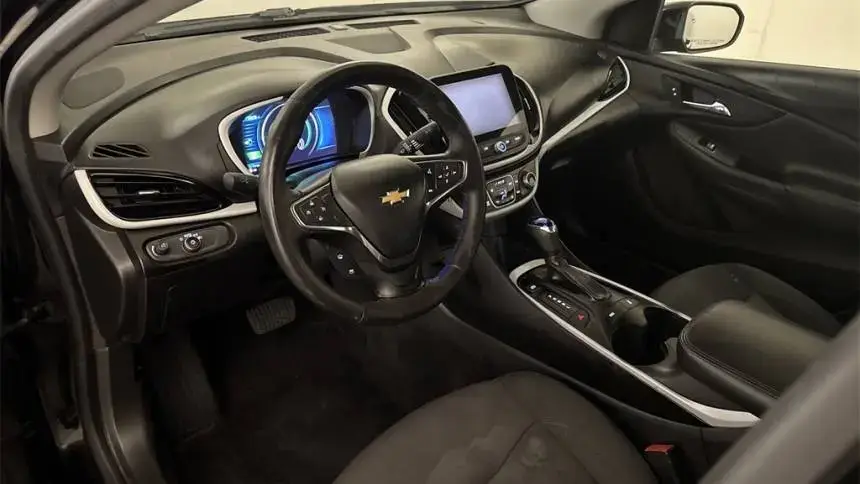 2017 Chevrolet VOLT - Images - 4