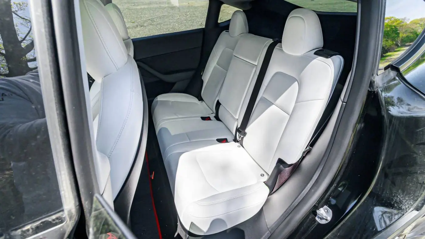 2022 Tesla Model Y 7SAYGDEF4NF537257