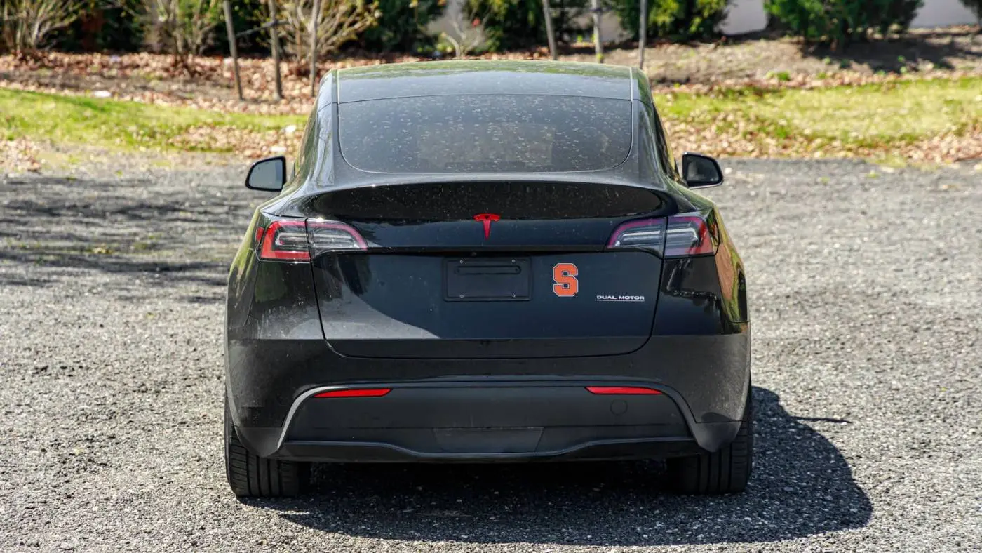2022 Tesla Model Y 7SAYGDEF4NF537257
