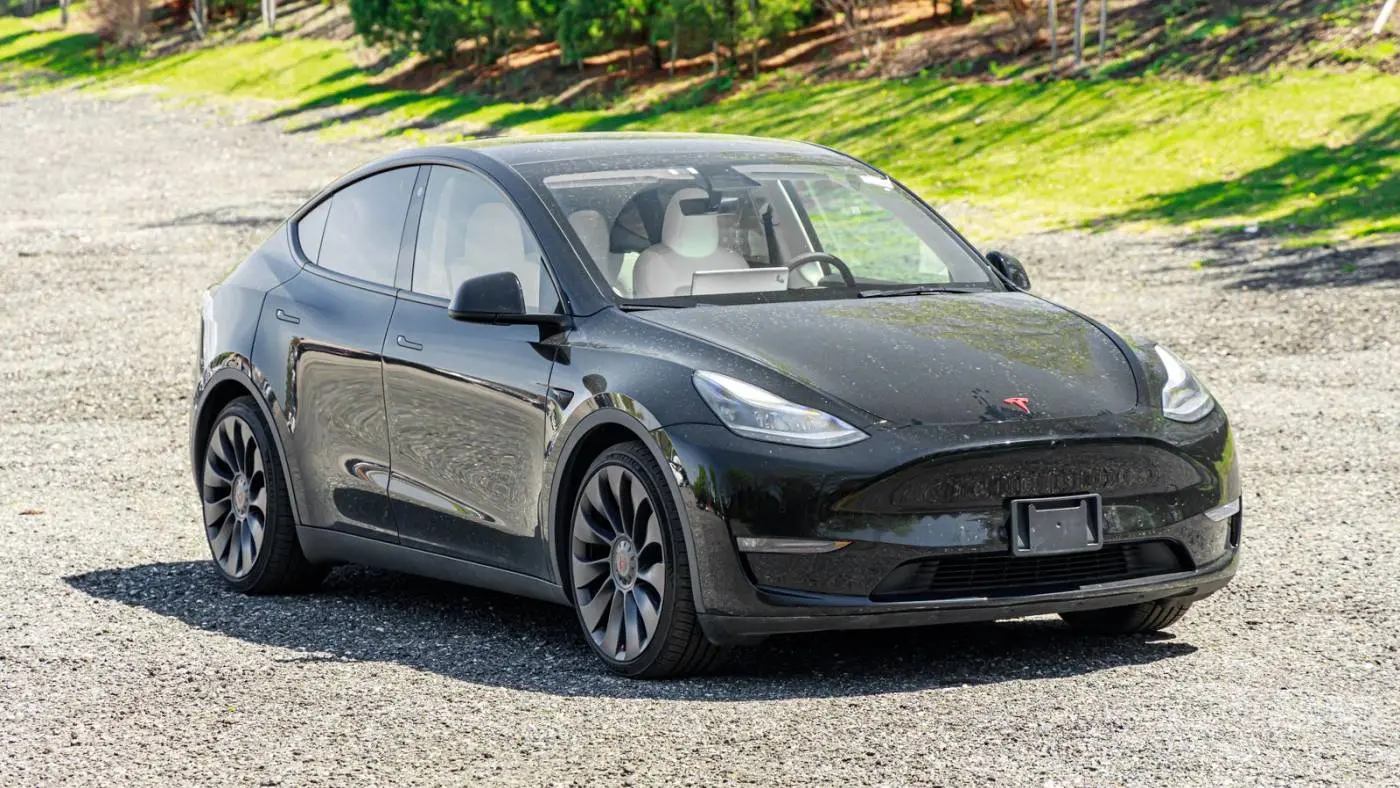 2022 Tesla Model Y 7SAYGDEF4NF537257
