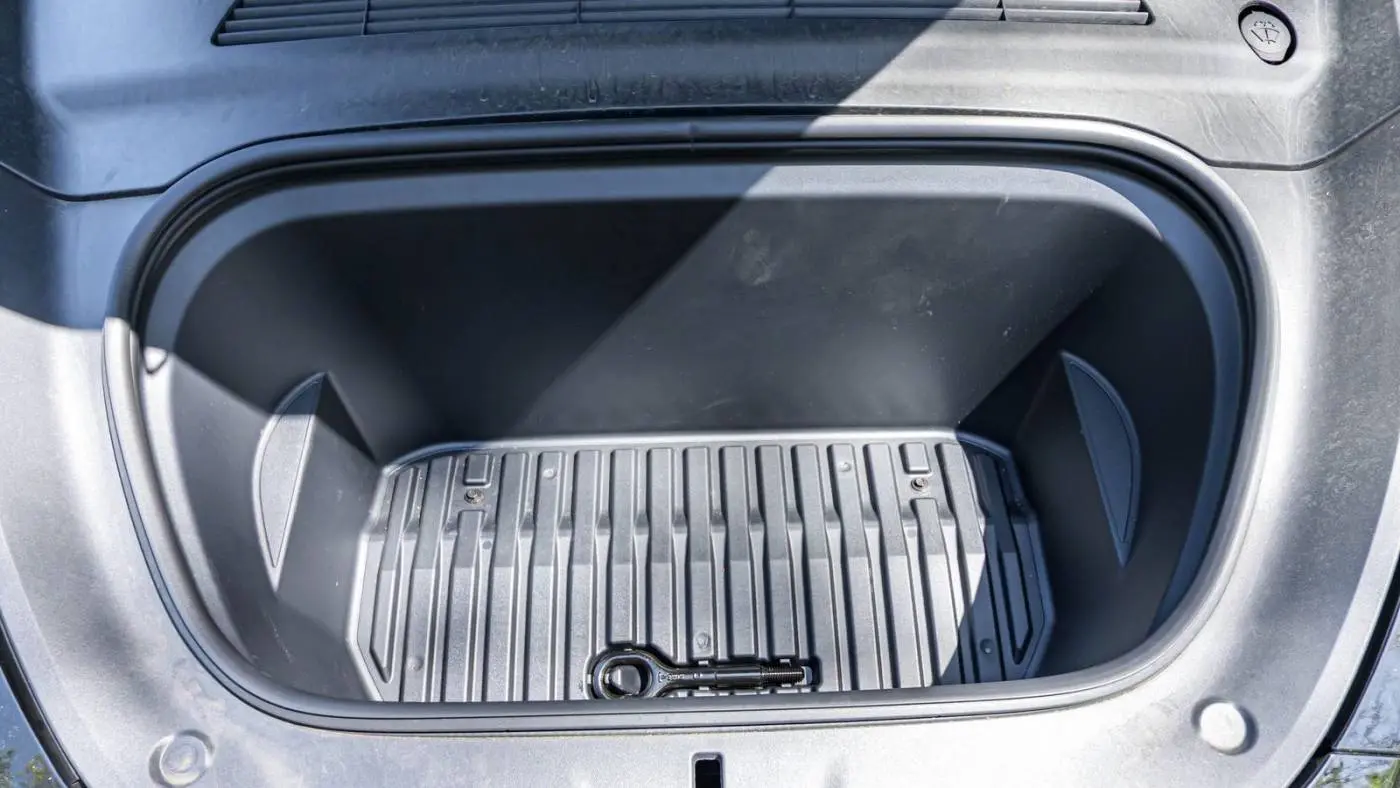 2022 Tesla Model Y 7SAYGDEF4NF537257