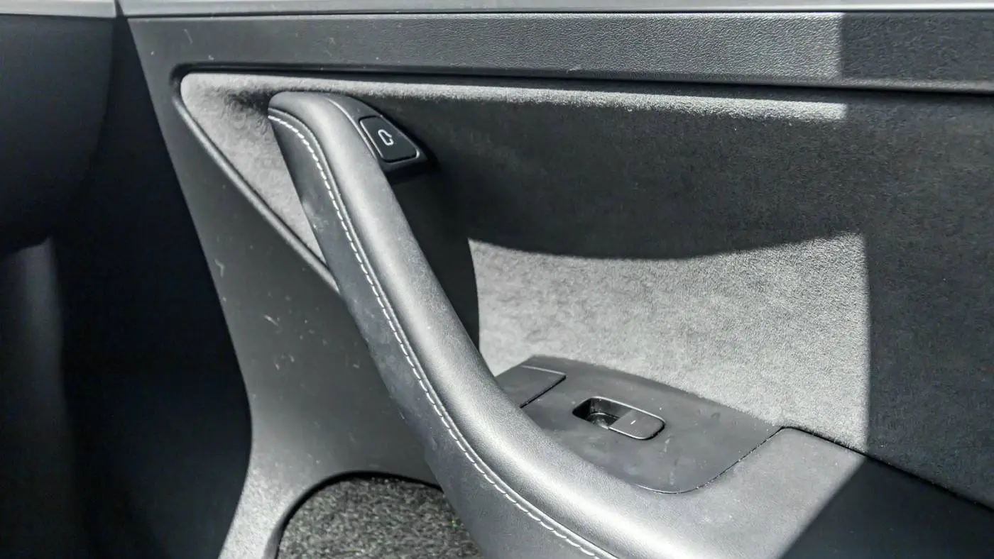 2022 Tesla Model Y 7SAYGDEF4NF537257