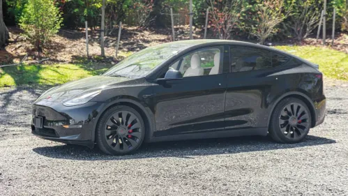 2022 Tesla Model Y 7SAYGDEF4NF537257