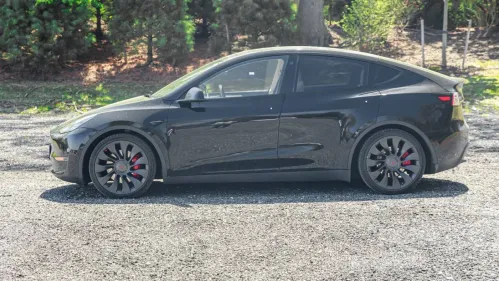 2022 Tesla Model Y 7SAYGDEF4NF537257