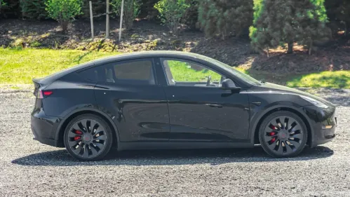 2022 Tesla Model Y 7SAYGDEF4NF537257