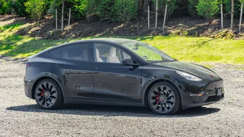 2022 Tesla Model Y 7SAYGDEF4NF537257