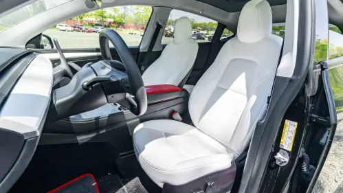 2022 Tesla Model Y 7SAYGDEF4NF537257