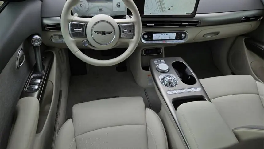 2025 Genesis GV60 KMUKB4SA7SU025311