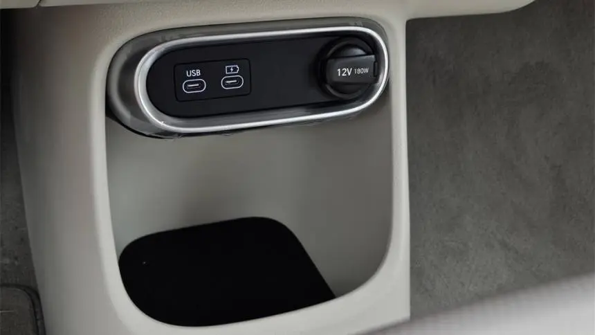 2025 Genesis GV60 KMUKB4SA7SU025311