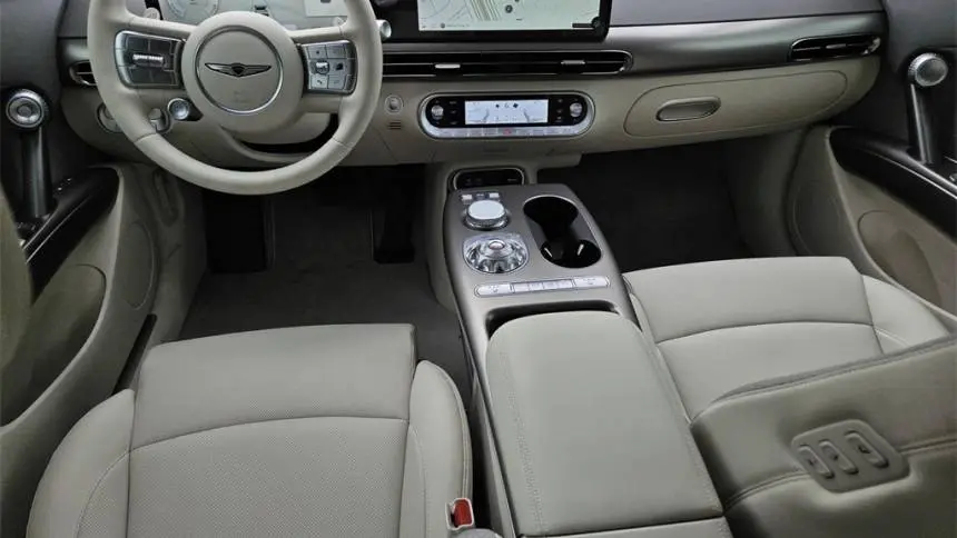 2025 Genesis GV60 KMUKB4SA7SU025311