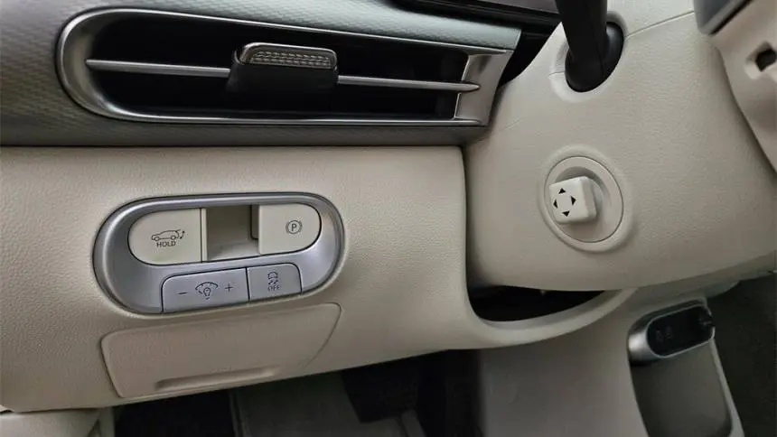 2025 Genesis GV60 KMUKB4SA7SU025311