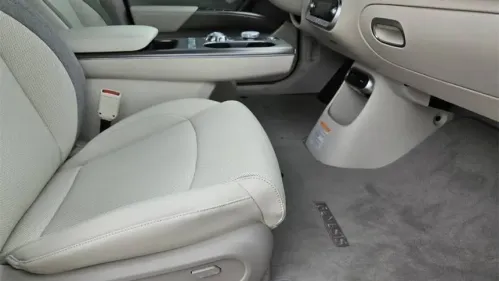 2025 Genesis GV60 KMUKB4SA7SU025311