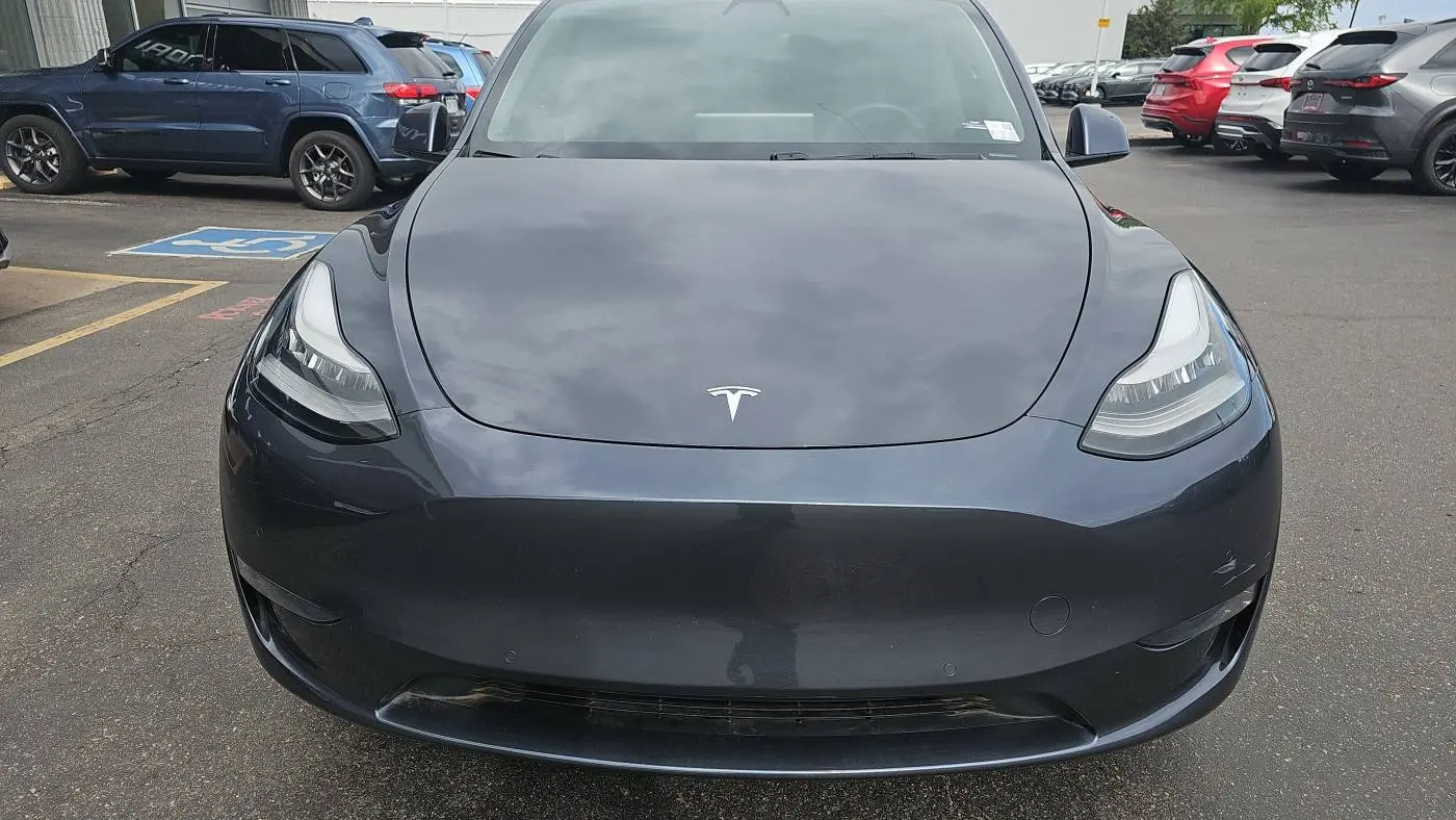 2020 Tesla Model Y 5YJYGDEE0LF052048