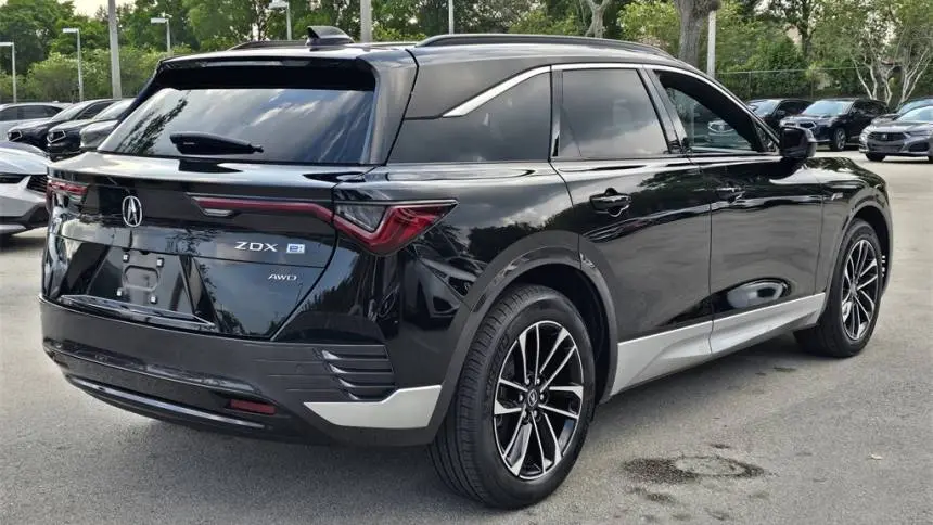 2024 Acura ZDX 4W5KHNRL3RZ512777