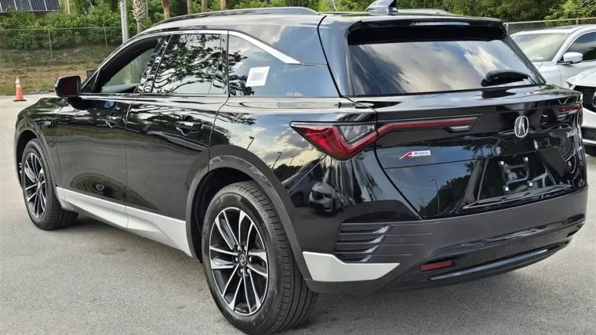 2024 Acura ZDX 4W5KHNRL3RZ512777