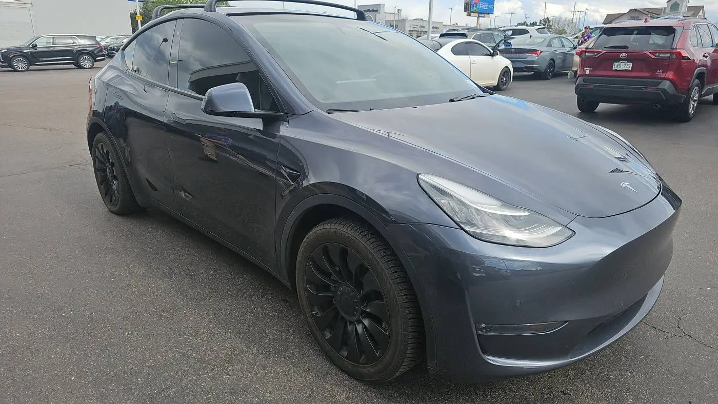 2020 Tesla Model Y 5YJYGDEE0LF052048