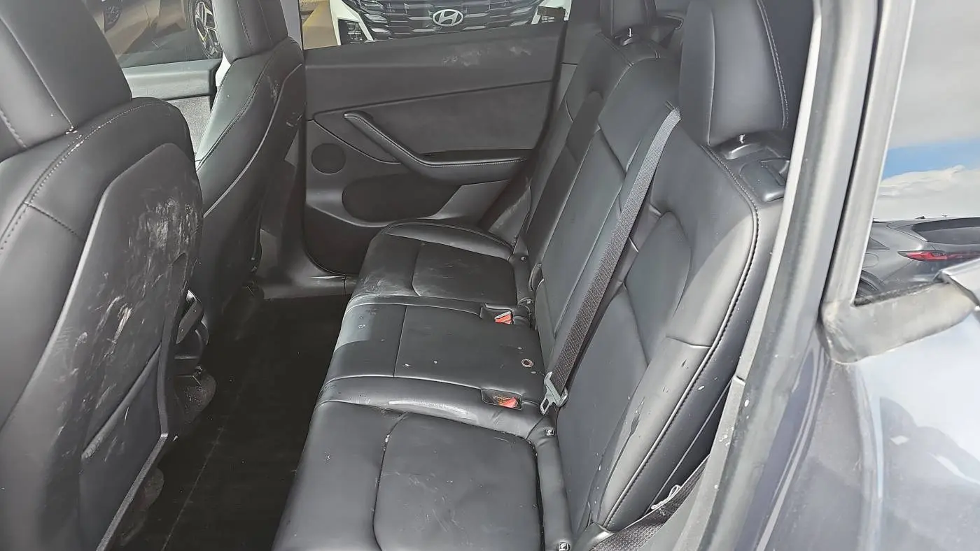 2020 Tesla Model Y 5YJYGDEE0LF052048
