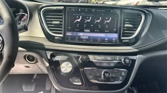 2022 Chrysler Pacifica 2C4RC1S76NR201915