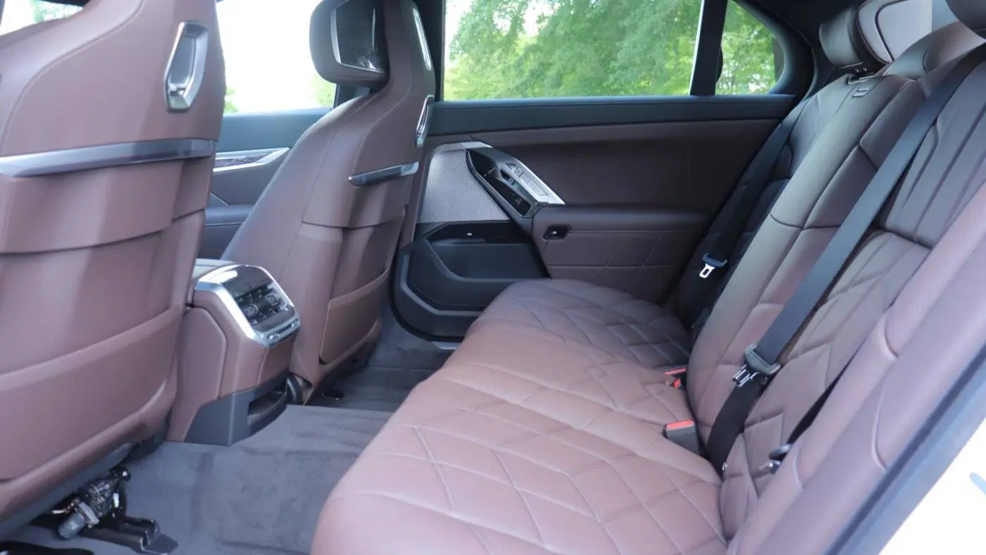 2025 BMW i7 WBY43EJ09SCU88742