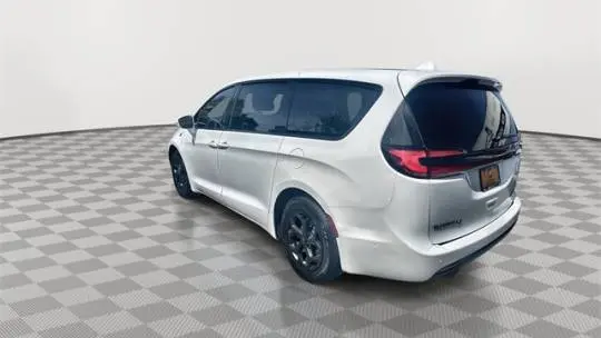 2022 Chrysler Pacifica 2C4RC1S76NR201915
