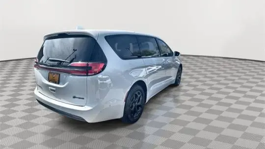 2022 Chrysler Pacifica 2C4RC1S76NR201915